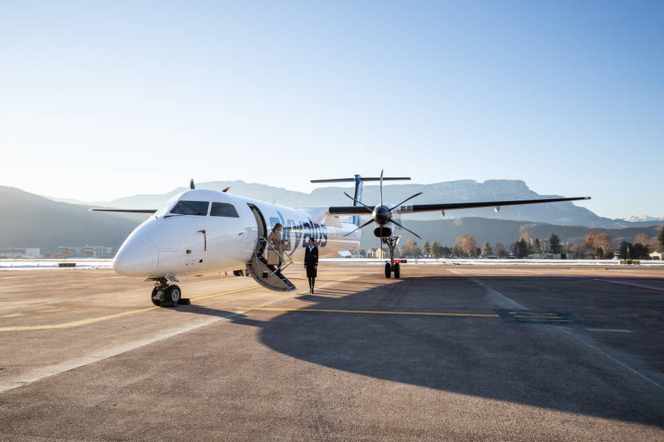 Flugzeug: Im Flug nach Südtirol – Flughafen Bozen - Andreus Resorts